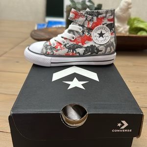 Dinosaur High Top Chuck Taylor Converse Velcro strap infant Size 6 NWT